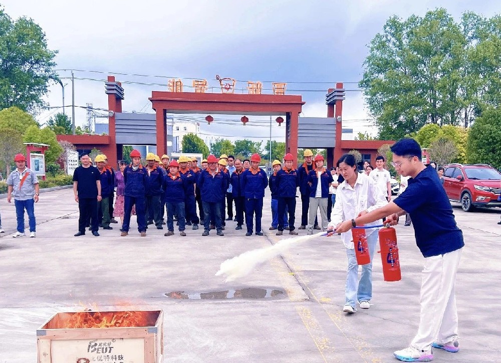 亞新公司開展消防應(yīng)急演練，筑牢安全生產(chǎn)防線
